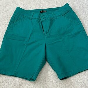 Lee straight fit.  Cotton casual shorts. 8 inch inseam. Women’s size 16. Green